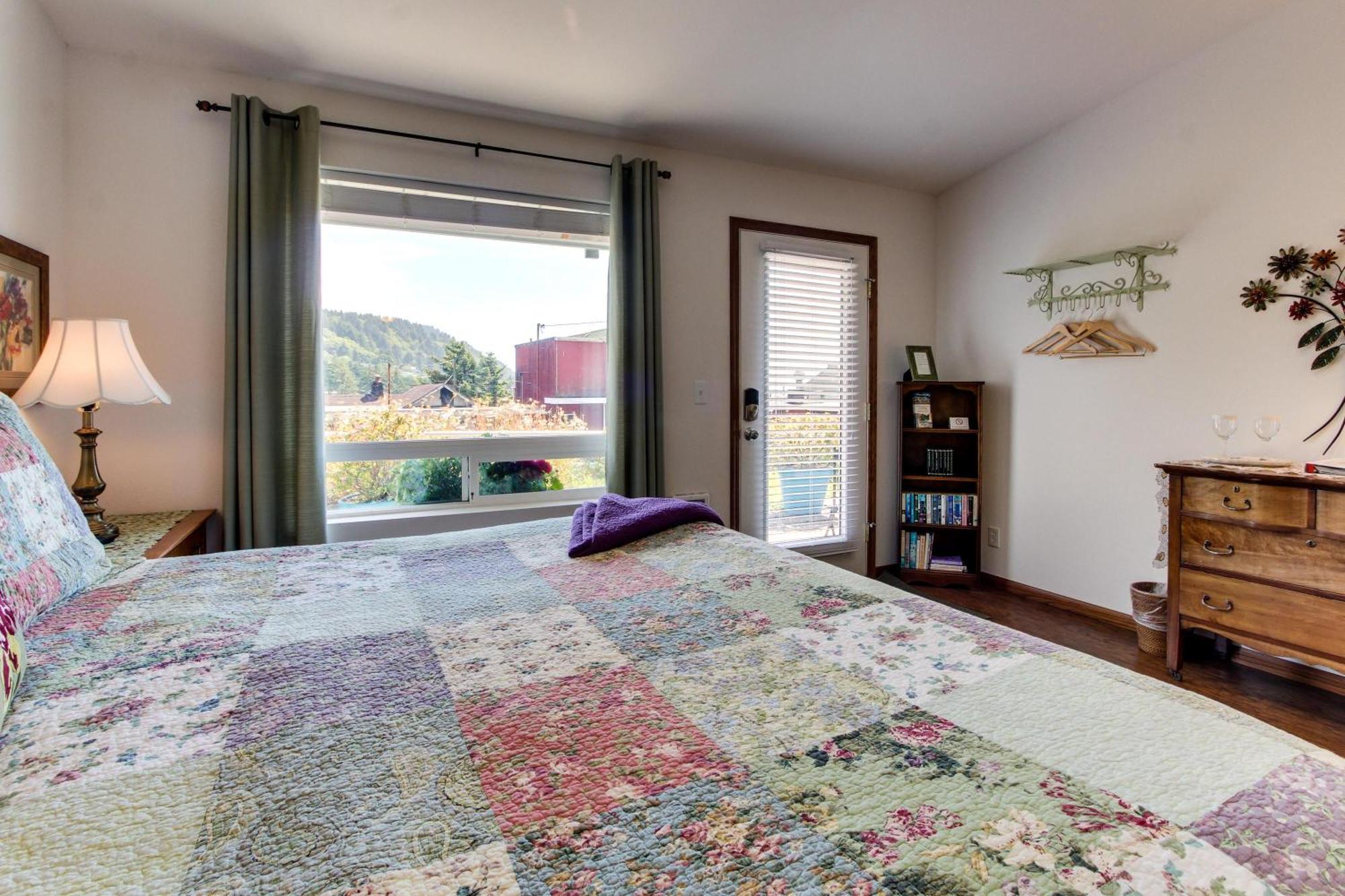 Ocean Cove Inn Yachats Phòng bức ảnh