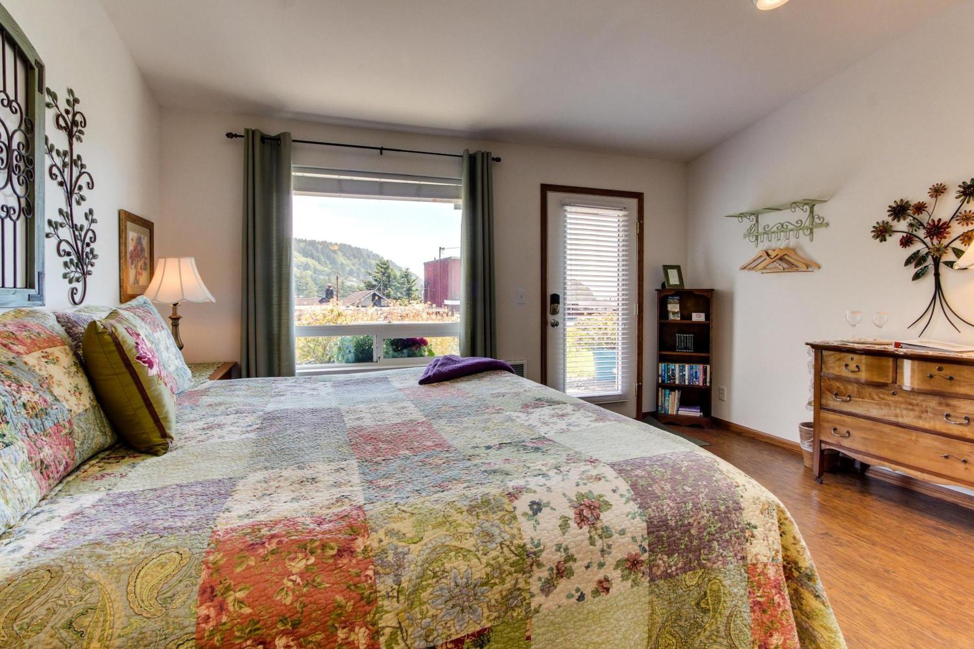 Ocean Cove Inn Yachats Phòng bức ảnh