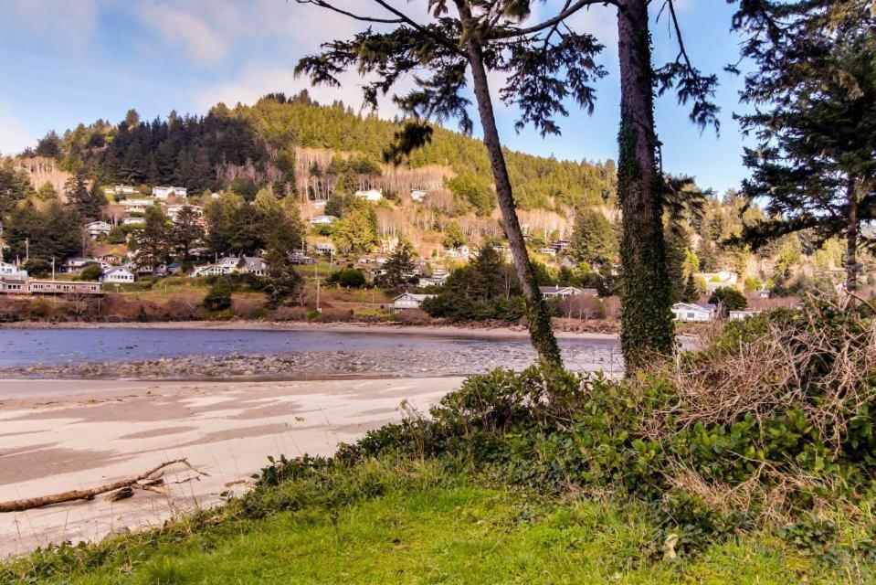 Ocean Cove Inn Yachats Ngoại thất bức ảnh